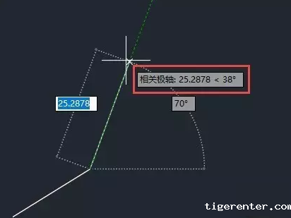 CAD中怎么绘制与未知角度的斜线有一定夹角的直线
