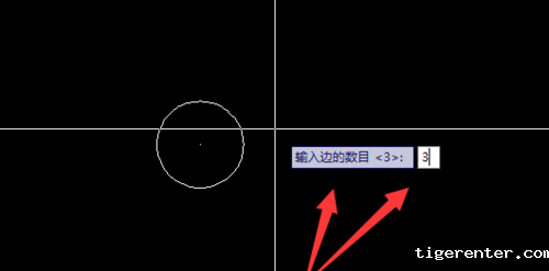 cad中画圆的外切三角形.png